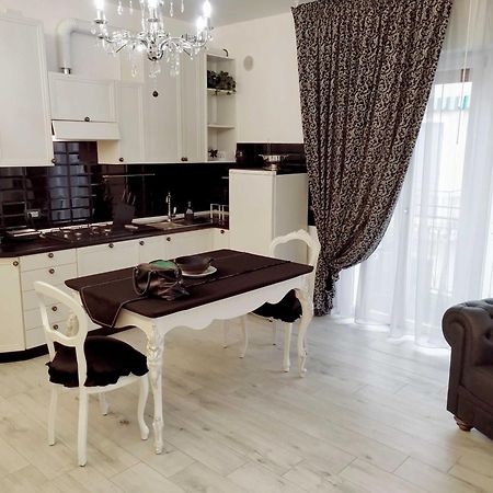 Alloggio Turistico Giulietta E Romeo - Intero Appartamento - Villafranca Di Verona, Zimmer, Holiday Rooms Buitenkant foto