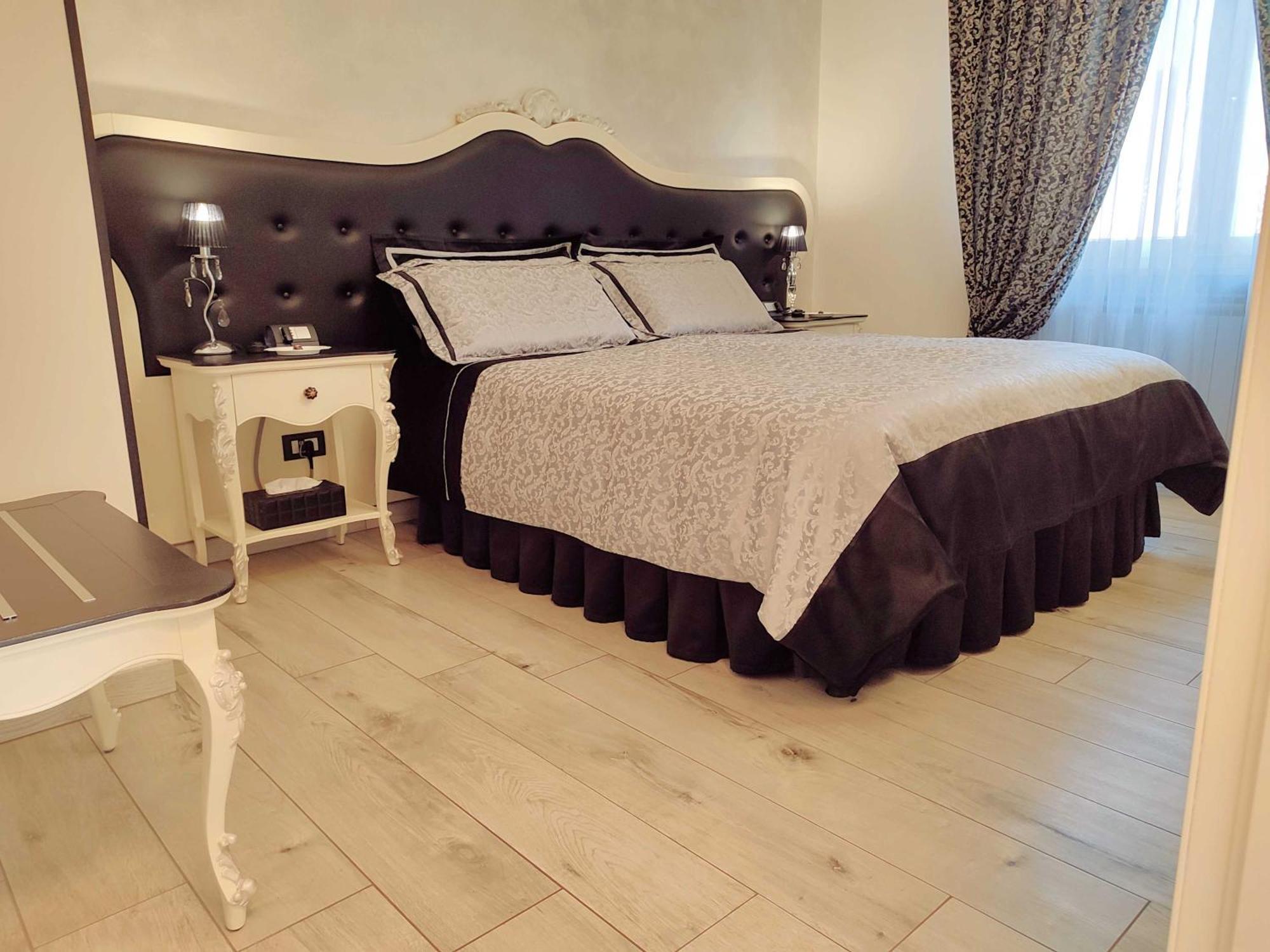 Alloggio Turistico Giulietta E Romeo - Intero Appartamento - Villafranca Di Verona, Zimmer, Holiday Rooms Buitenkant foto